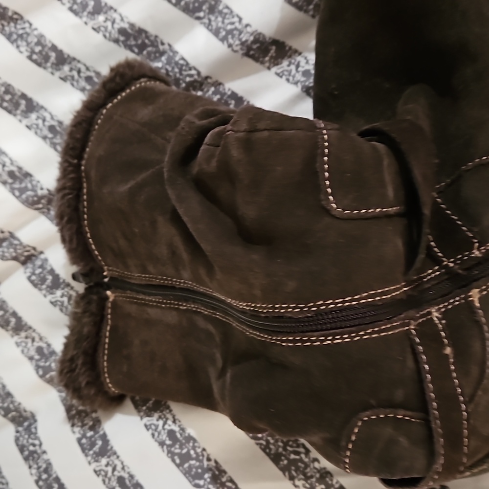 Boots - Picture 3 of 3